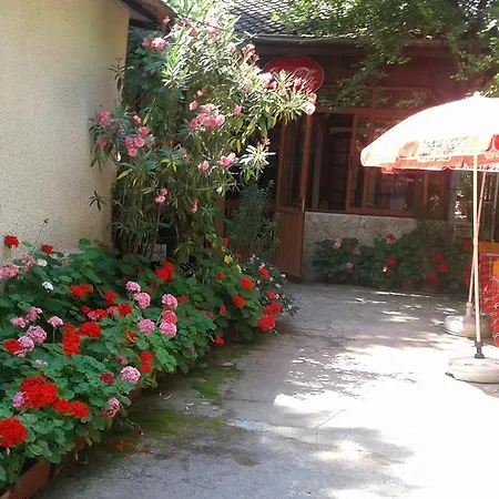 مكان تخييم Sea Villas Vania بوموري